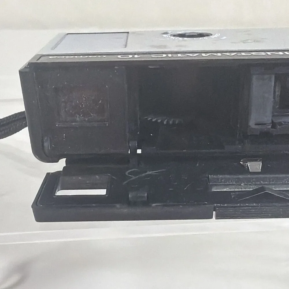 Vintage Kodak Pocket Instamatic 10 Camera 110 Film Magicube Untested